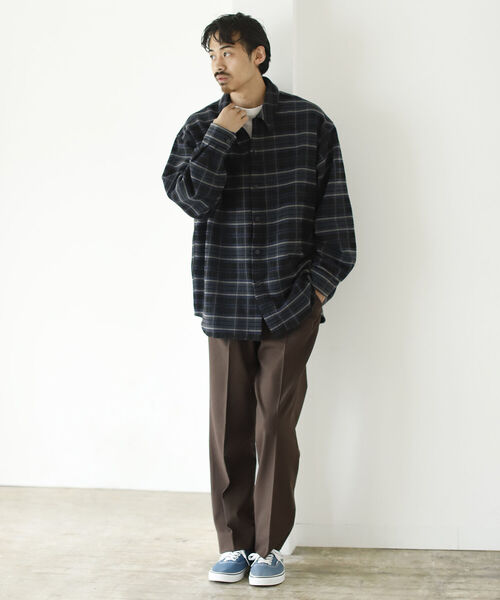 BEAMS（ビームス）の「BEAMS / 2プリーツ テーパード スラックス（スラックス・メンズ・チャコールグレー/ブラック/ブラウン・SMALL/MEDIUM/LARGE/X-LARGE）」の12枚目の写真