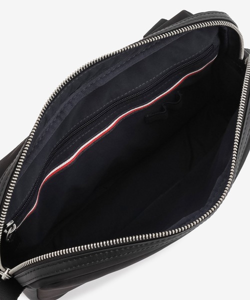 TOMMY HILFIGER(トミーヒルフィガー)の「ナイロンショルダーバッグ(ショルダーバッグ・メンズ・ブラック/ネイビー・FREE)」の5枚目の写真