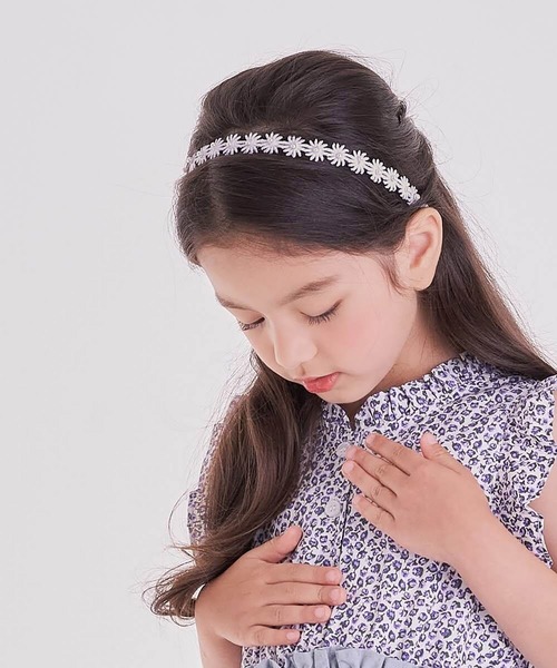 Rora（ローラ）の「【日本製】デイジー カチューシャ ハンドメイド お花 白（カチューシャ・キッズ・ホワイト/ラベンダー・FREE）」の9枚目の写真