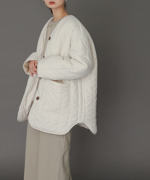 SENSE OF PLACE by URBAN RESEARCH(センスオブプレイスバイアーバンリサーチ)の「『UR TECH』キルティングノーカラーミドルコート(その他アウター・レディース・ブラック/カーキ/アイボリー・ONE)」の2枚目の写真