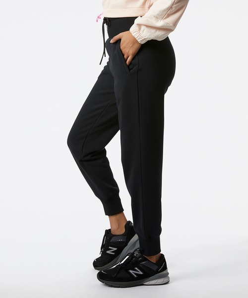 NEW BALANCE（ニューバランス）の「NB Athletics アンプリファイドフレンチテリーパンツ（スウェットパンツ・レディース・ブラック・LARGE/SMALL/MEDIUM）」の2枚目の写真