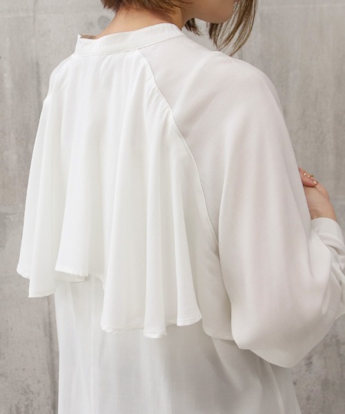 Social GIRL（ソーシャルガール）の「バックフリルフレアオーバーサイズシャツブラウス（シャツ/ブラウス・レディース・ライトグリーン/オフホワイト/ベージュ・M/L）」の7枚目の写真