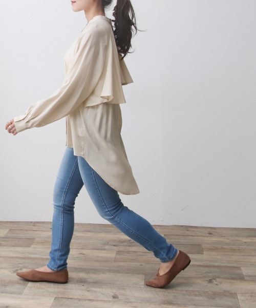 Social GIRL（ソーシャルガール）の「バックフリルフレアオーバーサイズシャツブラウス（シャツ/ブラウス・レディース・ライトグリーン/オフホワイト/ベージュ・M/L）」の14枚目の写真