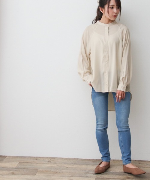 Social GIRL（ソーシャルガール）の「バックフリルフレアオーバーサイズシャツブラウス（シャツ/ブラウス・レディース・ライトグリーン/オフホワイト/ベージュ・M/L）」の6枚目の写真