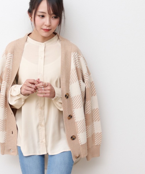 Social GIRL（ソーシャルガール）の「バックフリルフレアオーバーサイズシャツブラウス（シャツ/ブラウス・レディース・ライトグリーン/オフホワイト/ベージュ・M/L）」の9枚目の写真