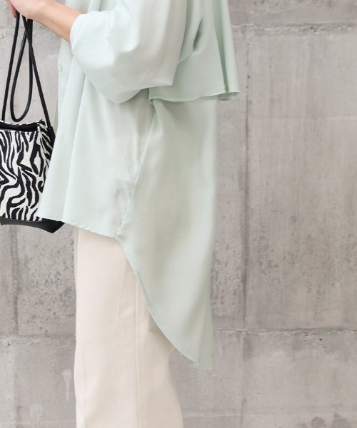 Social GIRL（ソーシャルガール）の「バックフリルフレアオーバーサイズシャツブラウス（シャツ/ブラウス・レディース・ライトグリーン/オフホワイト/ベージュ・M/L）」の8枚目の写真