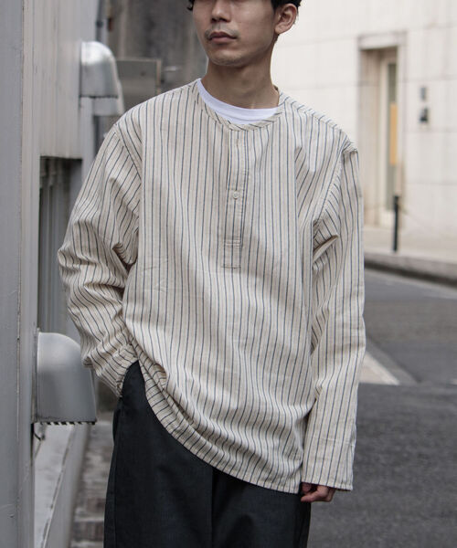 GLOSTER（グロスター）の「【GLOSTER/グロスター】ミリタリースリーピングシャツ（シャツ/ブラウス・メンズ・ホワイト/ホワイト系その他/ブラック系その他/オリーブ/ネイビー・MEDIUM/LARGE）」の2枚目の写真