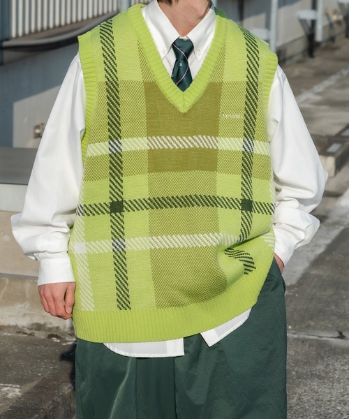 Perushu(ペルーシュ)の「レトロチェックニットベスト(ベスト・メンズ・ライトグリーン/ベージュ/ダークグリーン/ライトブルー・MEDIUM/LARGE)」の21枚目の写真