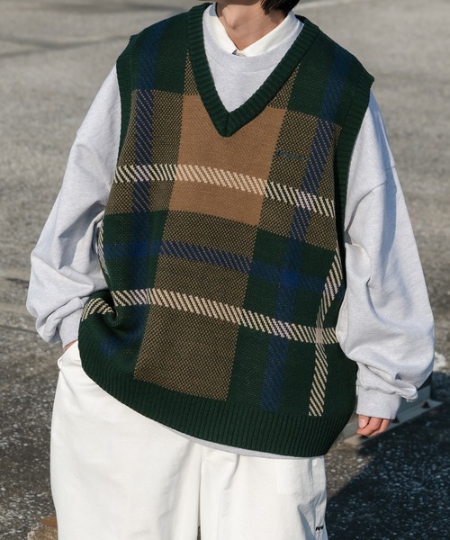 Perushu(ペルーシュ)の「レトロチェックニットベスト(ベスト・メンズ・ライトグリーン/ベージュ/ダークグリーン/ライトブルー・MEDIUM/LARGE)」の6枚目の写真