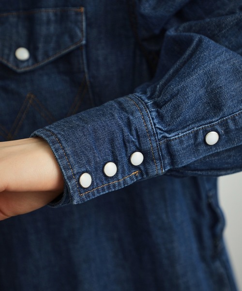 Wrangler（ラングラー）の「Wrangler/ラングラー デニムシャツワンピース（シャツワンピース・レディース・インディゴブルー/ダークインディゴブルー・SMALL/MEDIUM）」の18枚目の写真