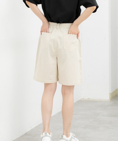 Honeys(ハニーズ)の「タックいり ハーフパンツ(その他パンツ・レディース・ブラック/カーキ/アイボリー/ライトベージュ・S/M/L)」の5枚目の写真