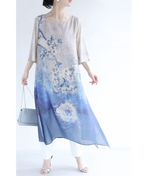 ヒラヒラなびく裾の水彩画エアリーチュニック