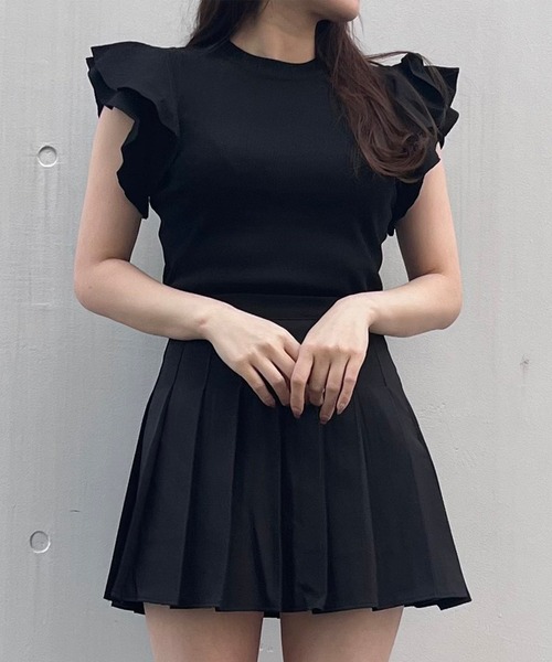 Voyage titty&Co.PETIT(ボヤージュティティアンドコープチ)の「【Voyage titty&Co. PETIT】ショルダーフリルニットプルオーバー(ニット/セーター・レディース・ホワイト/ブラック・FREE)」の1枚目の写真