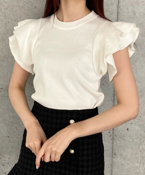 Voyage titty&Co.PETIT(ボヤージュティティアンドコープチ)の「【Voyage titty&Co. PETIT】ショルダーフリルニットプルオーバー(ニット/セーター・レディース・ホワイト/ブラック・FREE)」の6枚目の写真