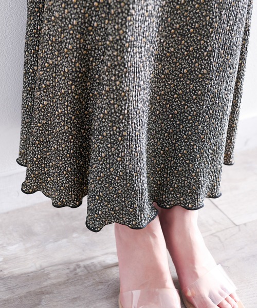 classicalelf（クラシカルエルフ）の「アンニュイな雰囲気。楊柳ランダムプリーツマーメイドスカート（スカート・レディース・ブラック/ブラック系その他/ブラウン系その他/その他・SMALL/MEDIUM/LARGE/X-LARGE）」の5枚目の写真