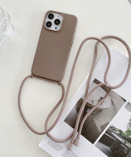 She's(シーズ)の「斜め掛け ショルダー ストラップ iPhoneケース シンプル 男女兼用 シリコン(スマホケース/カバー・レディース・ブラック/アイボリー/グレー/モカ・A/B/C/D/E/F/G/H/I/J/K/N/O/P/Q/R/U/V/W/T/X/Z/A3/Y/iPhone 16 Pro/iPhone 16)」の4枚目の写真