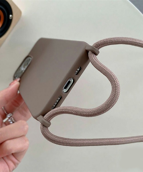 She's(シーズ)の「斜め掛け ショルダー ストラップ iPhoneケース シンプル 男女兼用 シリコン(スマホケース/カバー・レディース・ブラック/アイボリー/グレー/モカ・A/B/C/D/E/F/G/H/I/J/K/N/O/P/Q/R/U/V/W/T/X/Z/A3/Y/iPhone 16 Pro/iPhone 16)」の21枚目の写真