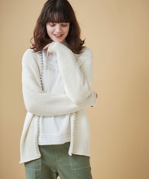 le.coeur blanc（ルクールブラン）の「パールツキカーディガン（カーディガン/ボレロ・レディース・ネイビー/オフホワイト・38）」の3枚目の写真