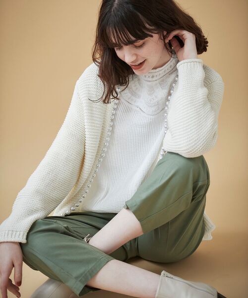 le.coeur blanc（ルクールブラン）の「パールツキカーディガン（カーディガン/ボレロ・レディース・ネイビー/オフホワイト・38）」の4枚目の写真