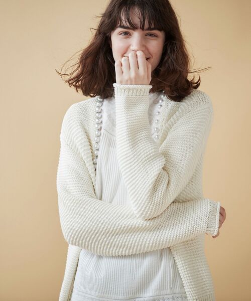 le.coeur blanc（ルクールブラン）の「パールツキカーディガン（カーディガン/ボレロ・レディース・ネイビー/オフホワイト・38）」の13枚目の写真