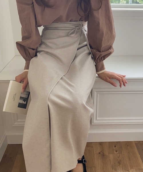 LAUIR(ラウアー)の「起毛ラップスカート(スカート・レディース・ブラック/モカ/グレイッシュベージュ・MEDIUM/LARGE/SMALL)」の3枚目の写真