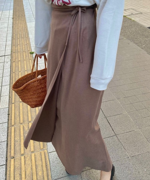 LAUIR(ラウアー)の「起毛ラップスカート(スカート・レディース・ブラック/モカ/グレイッシュベージュ・MEDIUM/LARGE/SMALL)」の9枚目の写真