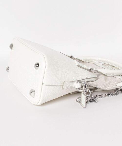 Maison Margiela(メゾンマルジェラ)の「Maison Margiela 5AC CLASSIQUE MICRO(ショルダーバッグ・レディース・ホワイト・FREE)」の5枚目の写真