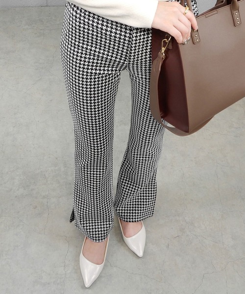 alala（アララ）の「アシメカットポインテッド（パンプス・レディース・アイボリー/ホワイト系/ブラック系/ブルー系/ピンク系/ブロンズ/パイソン/ブラック・22.0cm/22.5cm/23.0cm/23.5cm/24.0cm/24.5cm/25.0cm/25.5cm/26.0cm）」の18枚目の写真