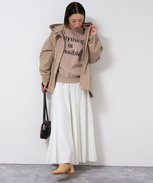ノーリーズ レディースジャケット上品マウンテンパーカー ベージュ光沢あり 超美品 NOLLEY'S（ノーリーズ）の「ウエストドローコードマウンテンパーカー