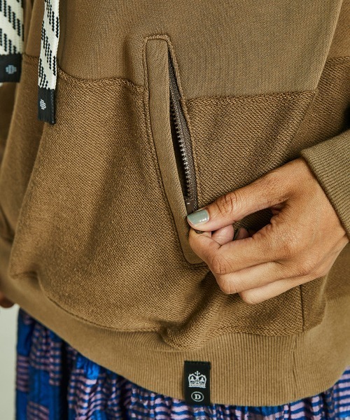 DOUBLE STANDARD CLOTHING（ダブルスタンダードクロージング）の「パッチワークスウェットパーカー（パーカー・レディース・モカ/パープル・FREE）」の21枚目の写真