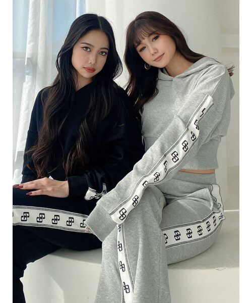 GYDA（ジェイダ）の「【セットアップ着用可】GG logoライン バックレースアップパーカー（パーカー・レディース・グレー/ブラック・FREE）」の10枚目の写真