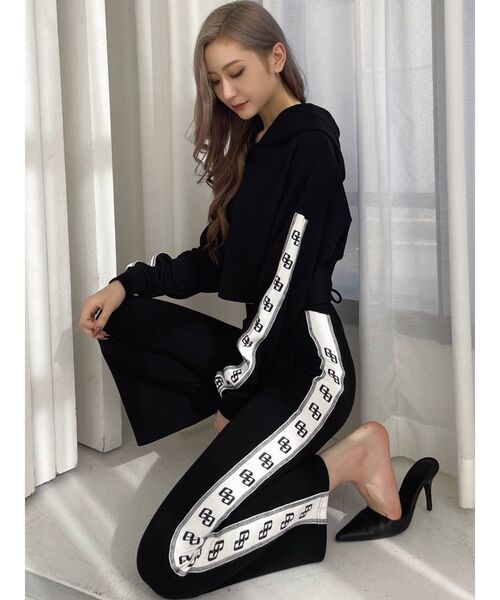 GYDA（ジェイダ）の「【セットアップ着用可】GG logoライン バックレースアップパーカー（パーカー・レディース・グレー/ブラック・FREE）」の3枚目の写真