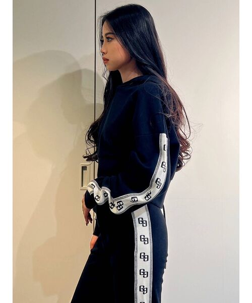 GYDA（ジェイダ）の「【セットアップ着用可】GG logoライン バックレースアップパーカー（パーカー・レディース・グレー/ブラック・FREE）」の14枚目の写真