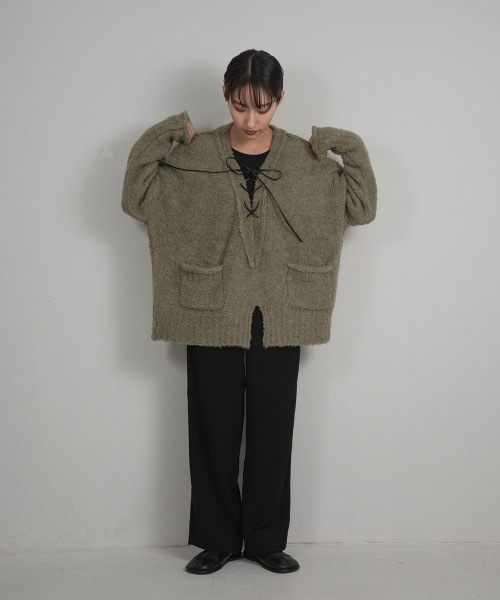 lawgy（ラウジー）の「wool lace up knit（ニット/セーター・レディース・グリーン/ベージュ/アイボリー・FREE）」の12枚目の写真