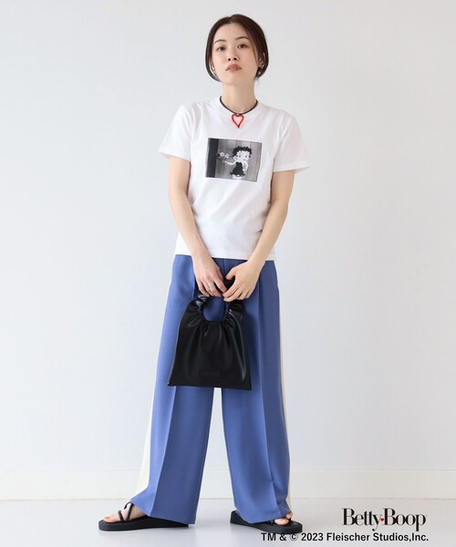 Ray BEAMS（レイビームス）の「HELOYSE / トースト ポリウレタン バッグ（トートバッグ・レディース・シルバー/ブラック・ONE SIZE）」の7枚目の写真