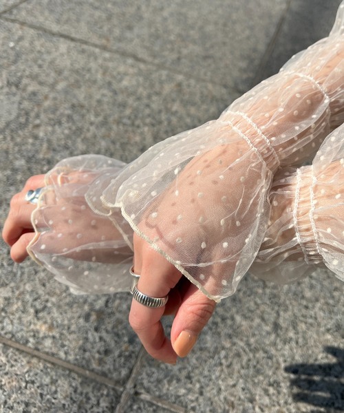 DISCOAT（ディスコート）の「【WEB限定】ドットチュールアームカバー（アームカバー・レディース・アイボリー/ブルー/ホワイト・FREE）」の4枚目の写真