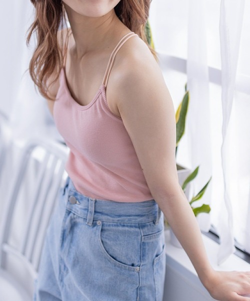 clear（クリア）の「カップ付リブキャミソール [着回し力抜群 大人 カジュアル ダブルストラップ]≪2024AW≫（キャミソール・レディース・ブラウン/カーキ/オフホワイト/ベージュ/サックスブルー/オレンジ/ブラック/グリーン/ピンク/ピンク系その他2/ブルー・F）」の9枚目の写真