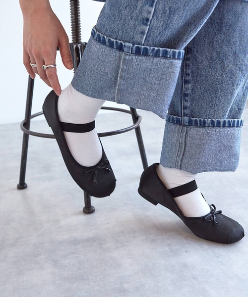 w closet(ダブルクローゼット)の「バレエシューズ(バレエシューズ・レディース・アイボリー/ピンク/シルバー/ブラック/サックスブルー・M/L)」の2枚目の写真