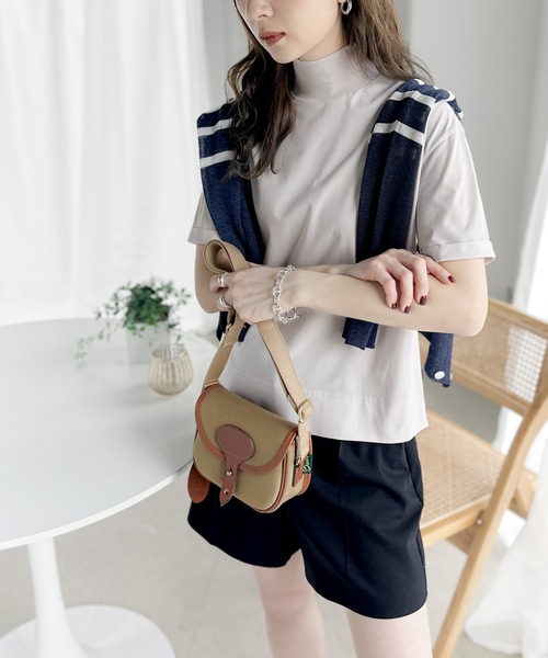 classicalelf（クラシカルエルフ）の「大人マストな1枚。シンプルなシルケットハイネック半袖カットソー（Tシャツ/カットソー・レディース・オフホワイト/ブラック/グレー系その他/グレイッシュベージュ/グリーン・LARGE/MEDIUM/SMALL/X-LARGE）」の8枚目の写真