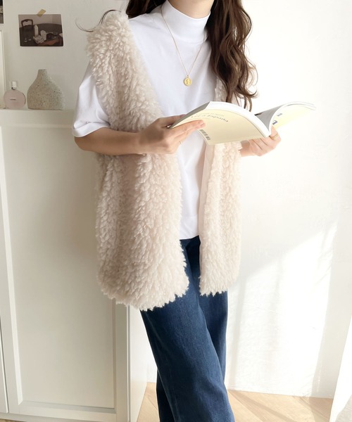 classicalelf（クラシカルエルフ）の「大人マストな1枚。シンプルなシルケットハイネック半袖カットソー（Tシャツ/カットソー・レディース・オフホワイト/ブラック/グレー系その他/グレイッシュベージュ/グリーン・LARGE/MEDIUM/SMALL/X-LARGE）」の19枚目の写真