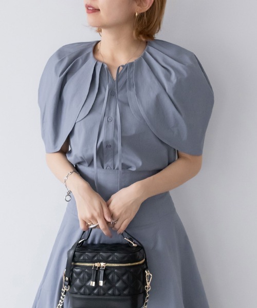 RANDA(ランダ)の「ボリュームスリーブブラウス(シャツ/ブラウス・レディース・ブルー/クリーム/インディゴブルー・0/1)」の3枚目の写真