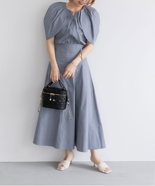 RANDA(ランダ)の「ボリュームスリーブブラウス(シャツ/ブラウス・レディース・ブルー/クリーム/インディゴブルー・0/1)」の13枚目の写真