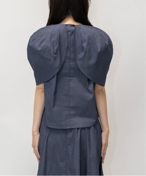 RANDA(ランダ)の「ボリュームスリーブブラウス(シャツ/ブラウス・レディース・ブルー/クリーム/インディゴブルー・0/1)」の22枚目の写真