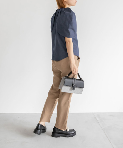 RANDA(ランダ)の「ボリュームスリーブブラウス(シャツ/ブラウス・レディース・ブルー/クリーム/インディゴブルー・0/1)」の8枚目の写真