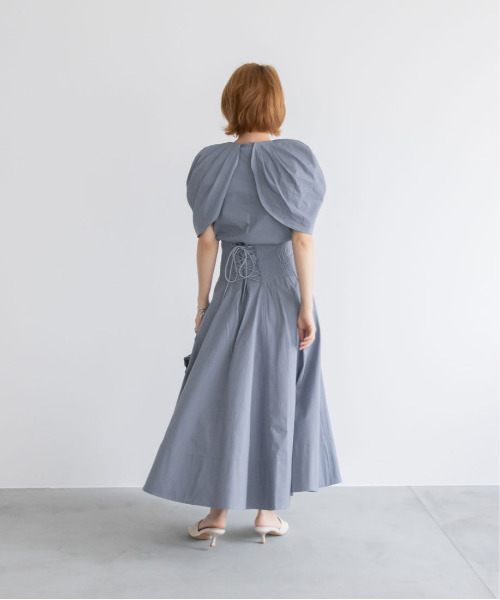 RANDA(ランダ)の「ボリュームスリーブブラウス(シャツ/ブラウス・レディース・ブルー/クリーム/インディゴブルー・0/1)」の12枚目の写真