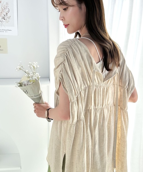 classicalelf(クラシカルエルフ)の「ふわっとボリューム。2wayシャーリングトップス(シャツ/ブラウス・レディース・ベージュ/グレイッシュベージュ/ブラック・LARGE/MEDIUM/SMALL/X-LARGE)」の19枚目の写真
