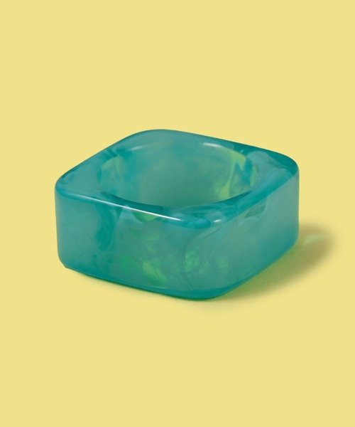 FOREVER 21（フォーエバー トゥエンティーワン）の「スクエアクリアリング（リング・レディース・ブラウン/ピンク/オレンジ/ブルー/イエロー系その他/その他・FREE）」の2枚目の写真