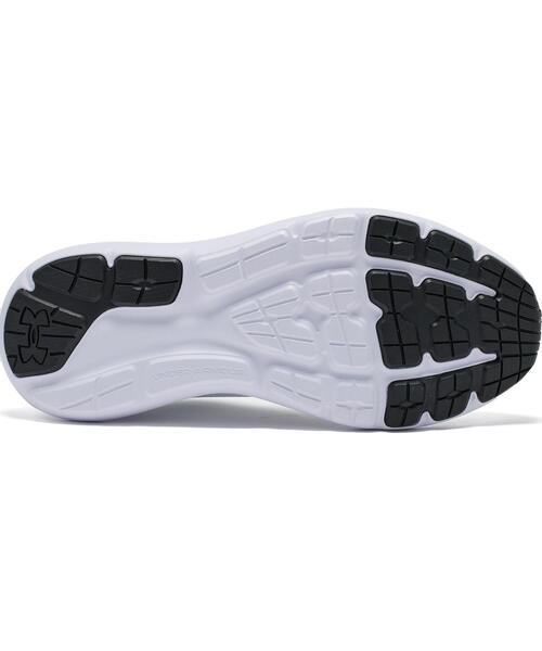 UNDER ARMOUR（アンダーアーマー）の「UAサージ3（ランニング/メンズ）（スニーカー・メンズ・ホワイト・28.5cm/25.5cm/29.0cm/30.0cm/25.0cm/26.0cm/26.5cm/27.0cm/28.0cm/27.5cm）」の4枚目の写真