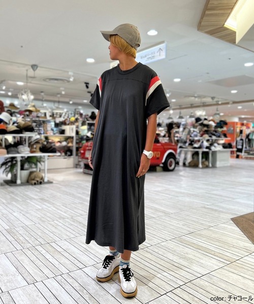 OLD BETTY'S（オールドベティーズ）の「【日本製】オールドベティーズ 【OLD BETTY’S】Football S/S Long T-shirts（チュニック・レディース・チャコールグレー/ネイビー・FREE）」の3枚目の写真