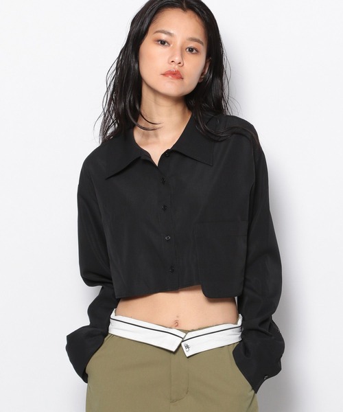 FOREVER 21（フォーエバー トゥエンティーワン）の「クロップドシャツ